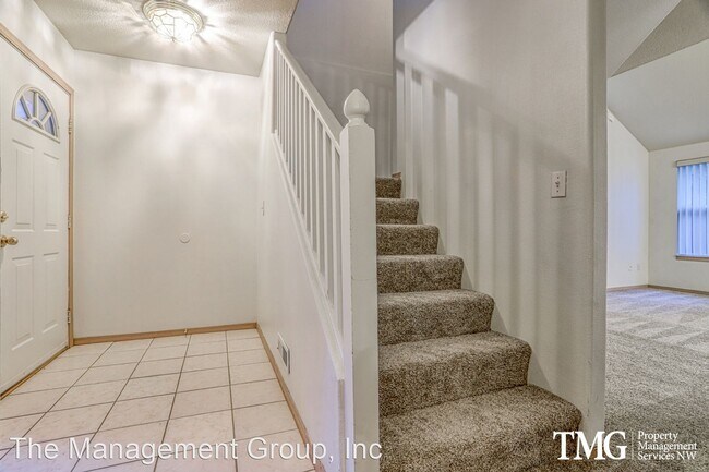 Building Photo - 2 br, 2 bath House - 9138 NE 54th Street