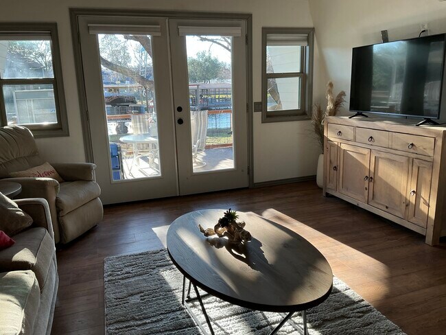 Foto del edificio - 3408 Hawaiian Ct