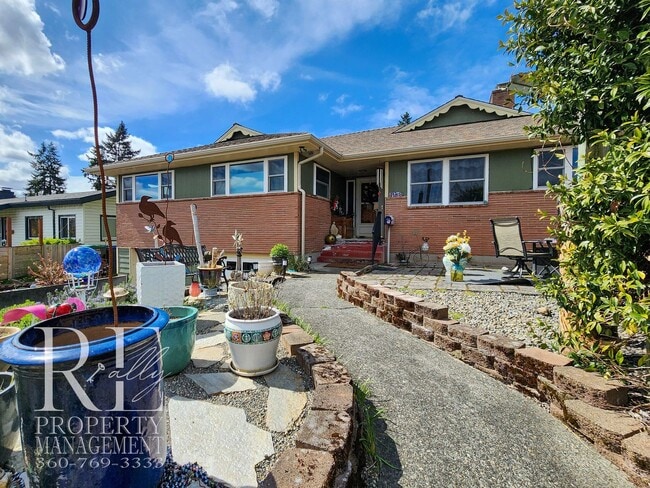 Photo - 2113 Brashem Ave Townhome