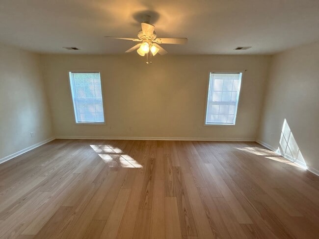 Building Photo - 121 Angel Garden Way