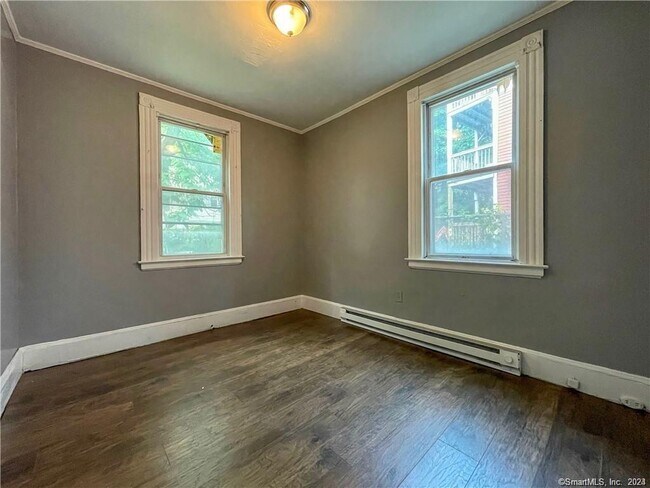 Building Photo - 25 Laurel St