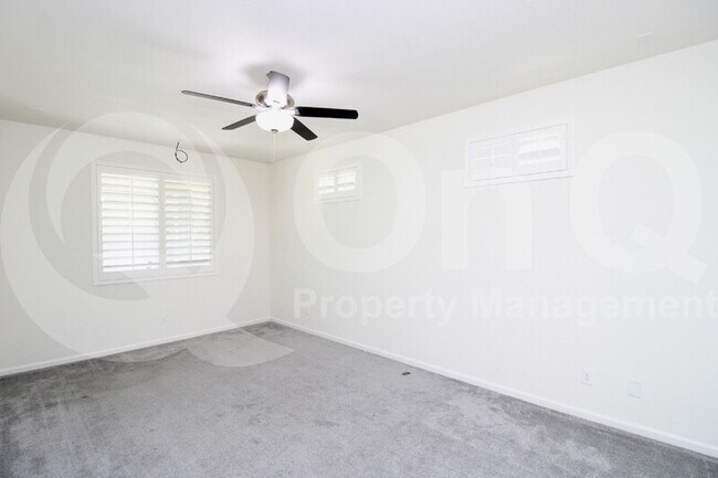 Building Photo - 231 E Wisteria Dr