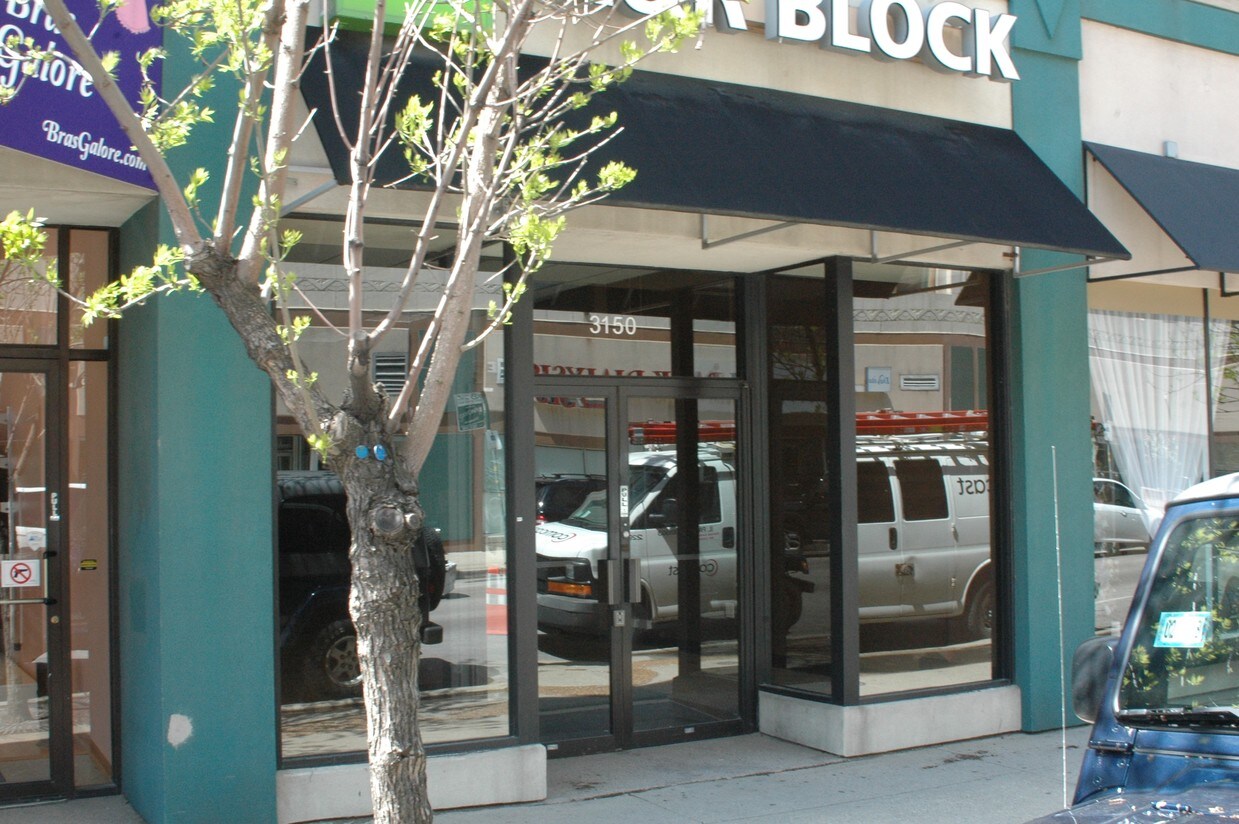 Foto del edificio - 3148-3160 N Lincoln Ave