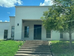Building Photo - 9019 Siller Loop