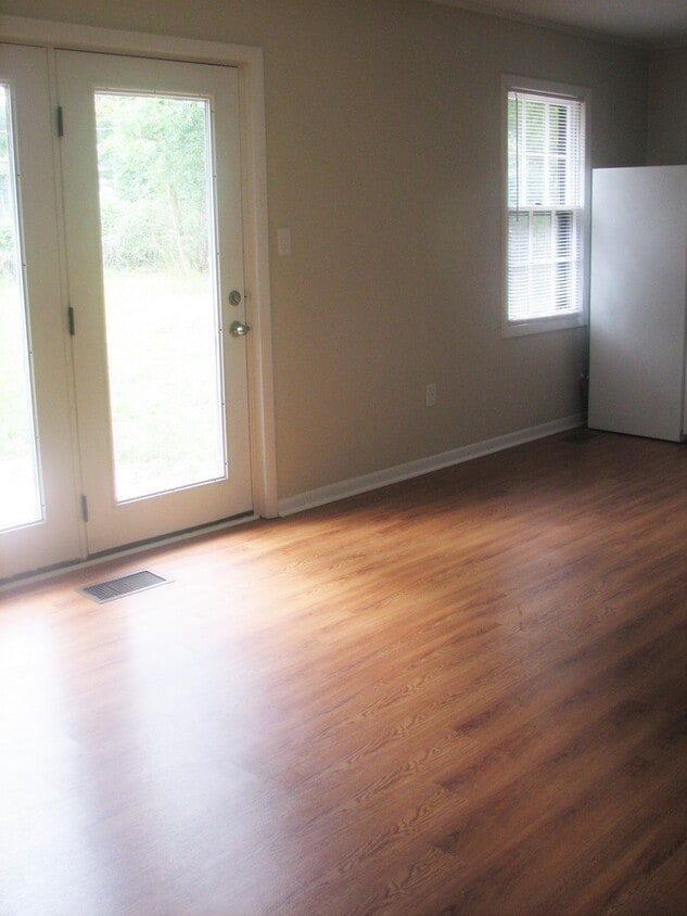 Building Photo - For Rent: Old Lake Drive in Athens - See D...