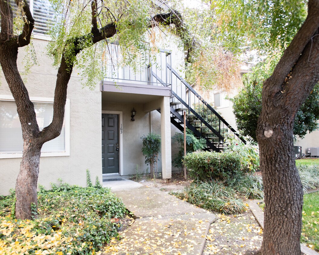 129 Luna Grande Cir Unit 163, Sacramento, CA 95834 Condo for Rent in
