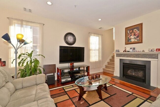 Foto del edificio - 123 Brittany Ct