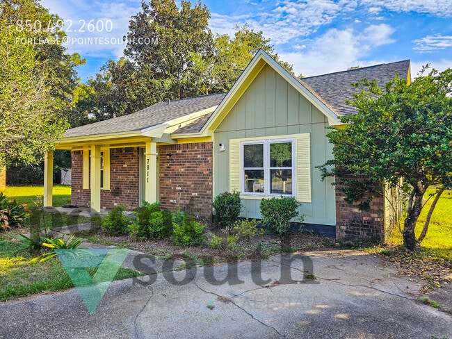 Foto del edificio - 7811 Coronet Ln