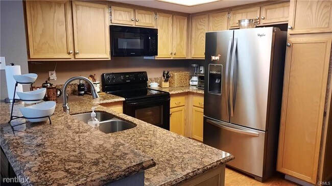 Building Photo - 1 br, 1 bath Condo - 104 S Cross Creek Rd ...