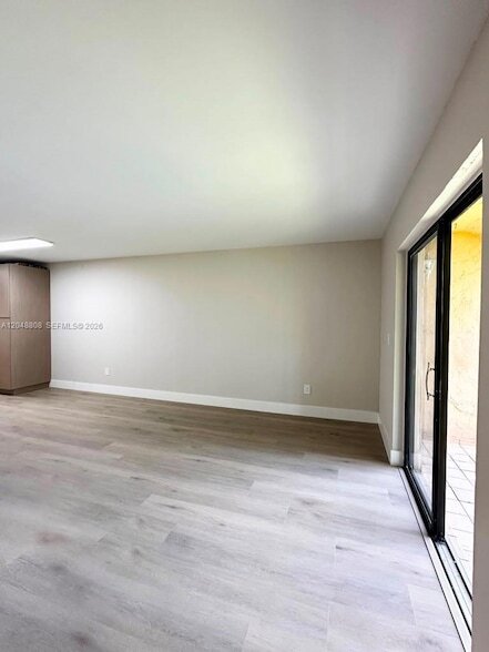 Foto del edificio - 2540 W 67th Pl