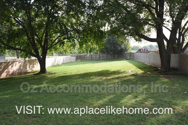 Building Photo - 14121 S Cottonwood Dr