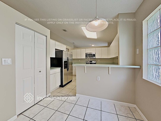 Building Photo - 444 SW 205th Ave
