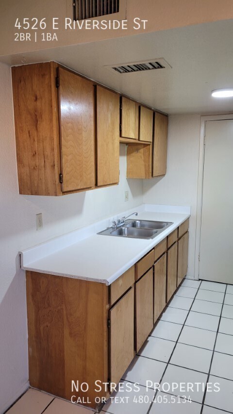 Foto del edificio - 2 Bed Town Home at 40th St and Broadway!