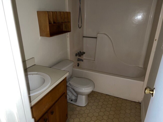 Building Photo - OldWilson 1504-1506