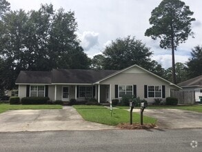 Building Photo - 2306 Pineview Dr
