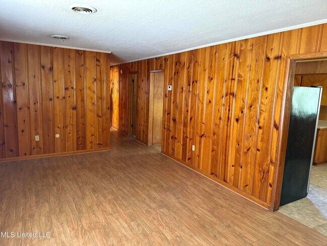 Foto del edificio - 2214 Pine Ave