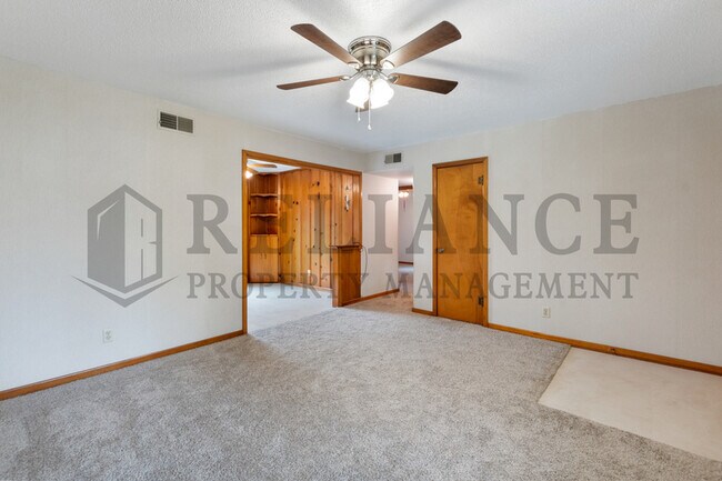 Foto del edificio - 814 Prairie Park Rd