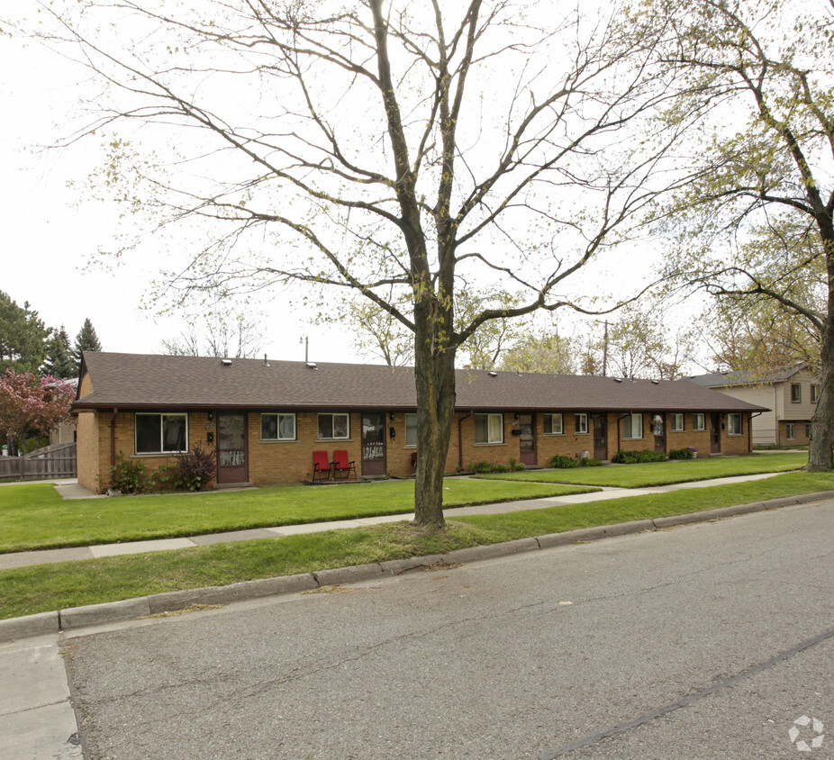 Foto principal - 1825-1833 W 14 Mile Rd