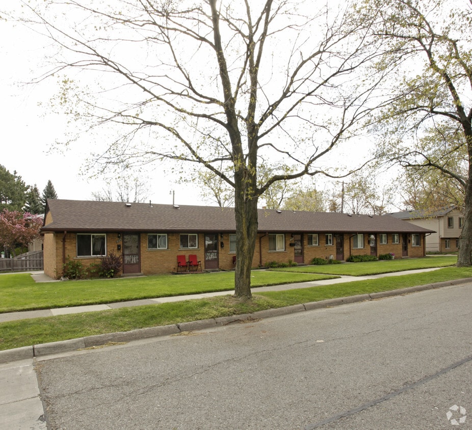 18251833 W 14 Mile Rd, Royal Oak, MI 48073 Apartments in Royal Oak