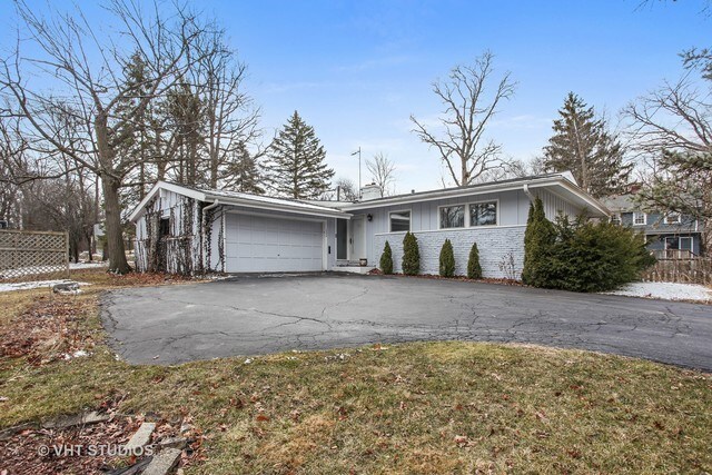 Primary Photo - 1534 Sheridan Rd