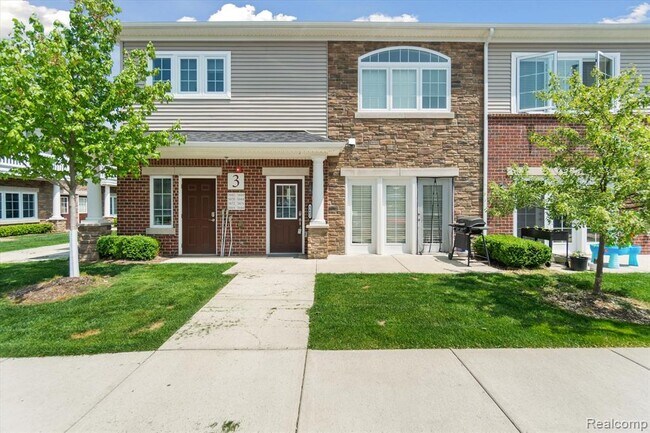 Foto del edificio - 5662 Arbor Chase Dr