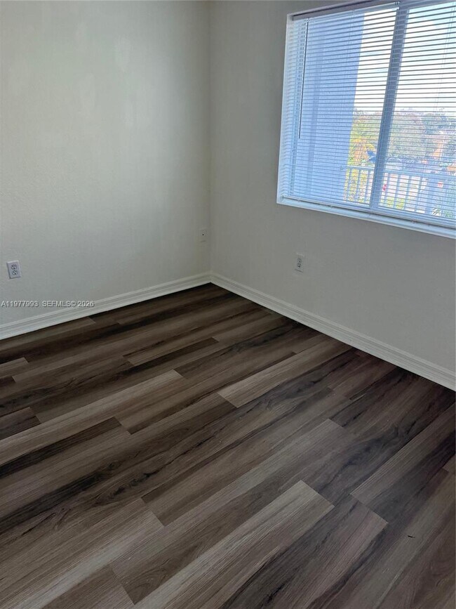 Foto del edificio - 2536 NW 24th St