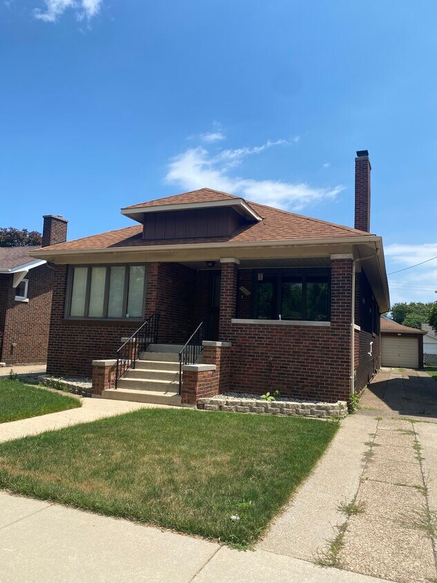 Foto principal - 1329 Davis Ave