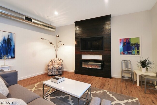 Foto del edificio - 8 Personette St