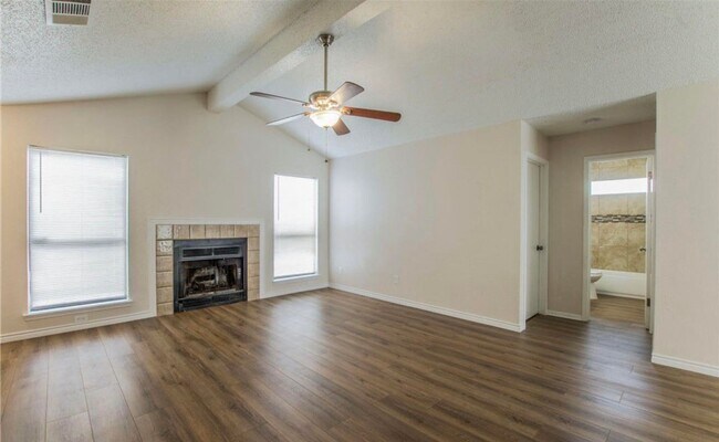 Building Photo - 2504 Magnum Cir