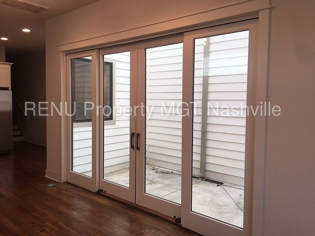 Building Photo - Stunning Home in Nashville with Rooftop Deck!