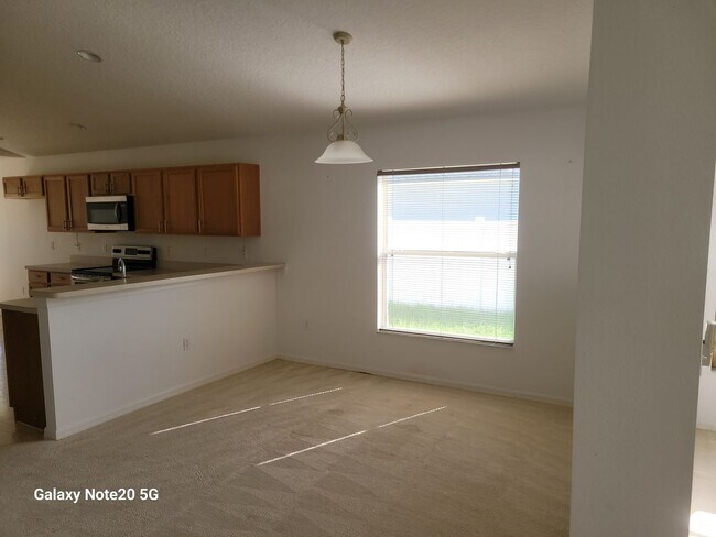 Foto del edificio - FOR RENT!! CHARMING AND COZY 3 BEDROOM 2 B...