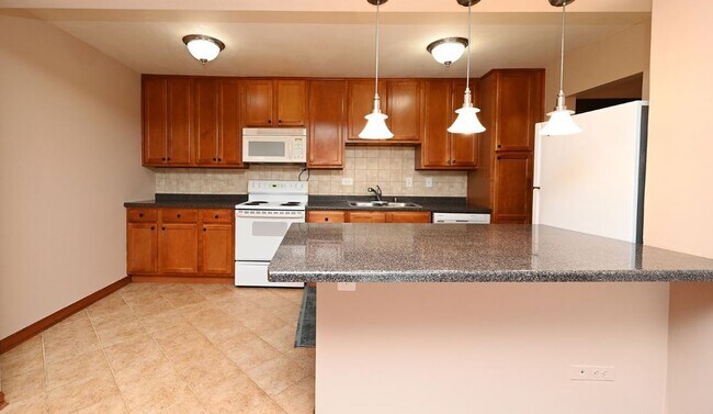 Building Photo - 675 Grove Terrace