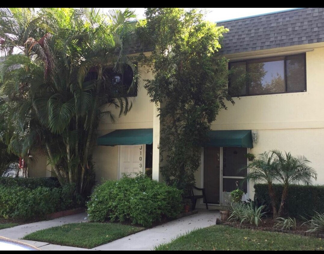 81 Deer Creek Rd, Deerfield Beach, FL 33442 Townhome Rentals in