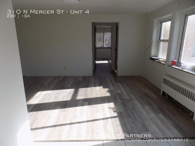 Foto del edificio - 310 N Mercer St
