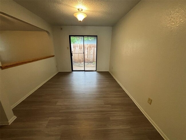 Building Photo - 1112 Byers Ln