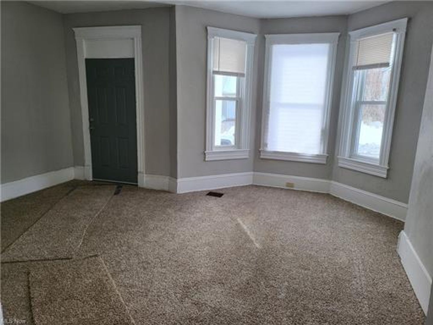 10525 Earle Ave Cleveland, OH 44108 – photo 3