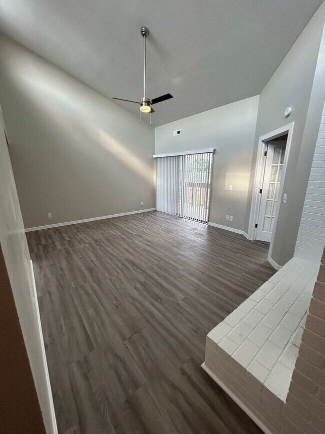 Foto del edificio - 1018 Blue Ridge Dr