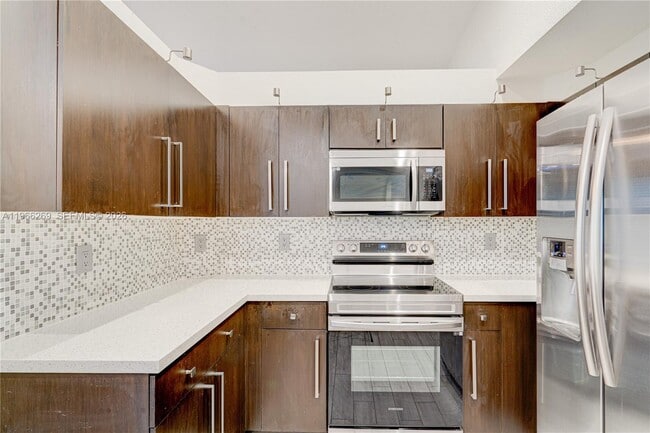 Building Photo - 1121 Golden Cane Dr