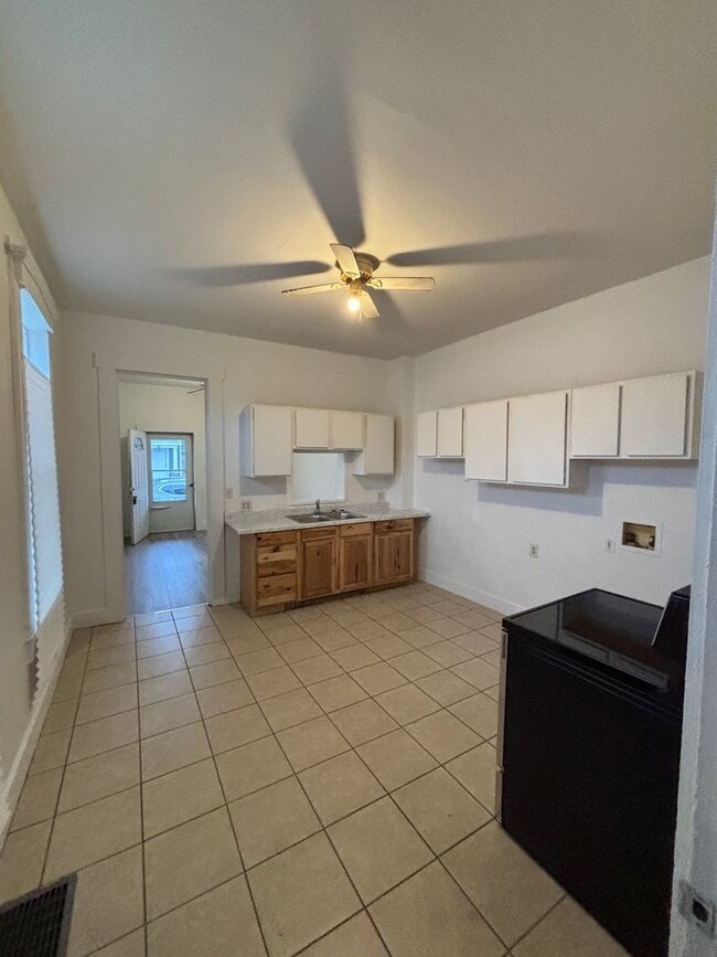 Building Photo - Boltin 19-21