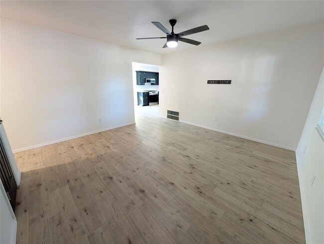 Building Photo - 414 Sunnyside Pl