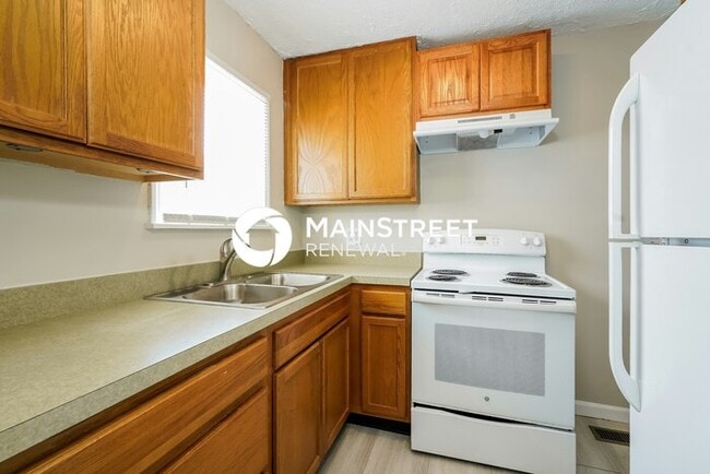 Building Photo - 2 Bedroom Pet-Friendly Home in Indianapolis, IN with Main Street Renewal