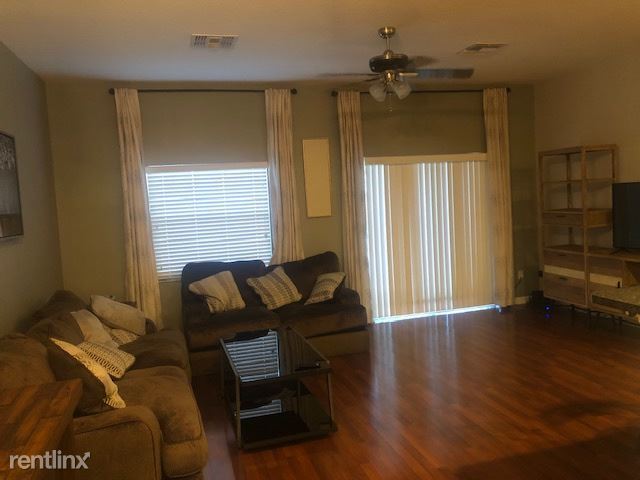Foto del edificio - 3 br, 3 bath Townhome - 4126 Hedge Maple Pl