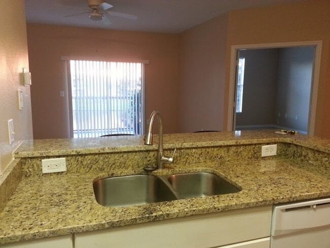 Photo - 5572 Metrowest Blvd Apartment