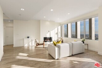 Building Photo - 5670 Wilshire Blvd