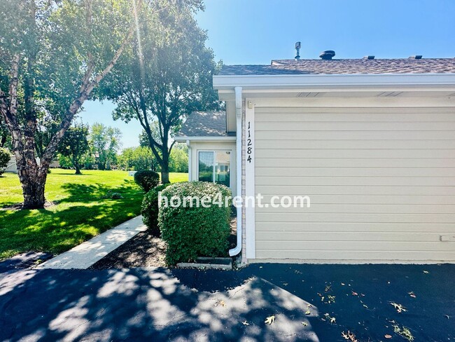 Building Photo - Maintenance FREE, Ranch Style Townhome w/ ...
