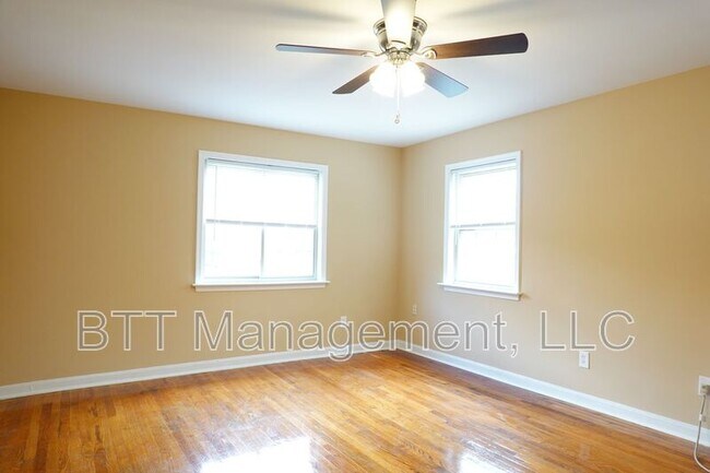Foto del edificio - 8712 Plymouth St