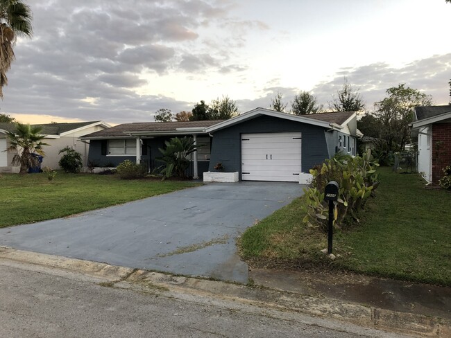 Building Photo - 7906 Datura Ln