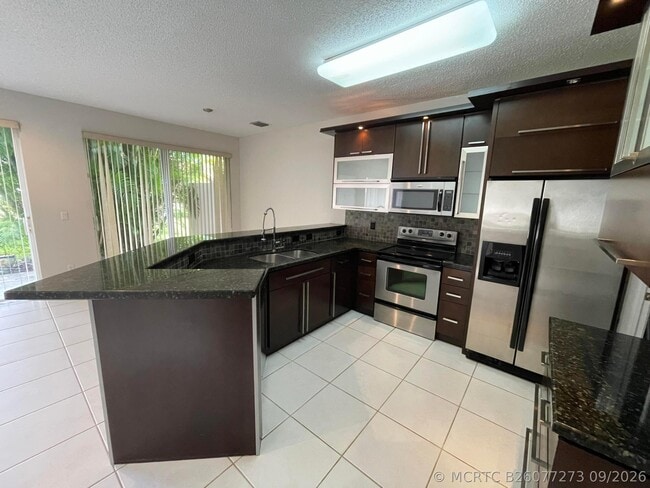 Building Photo - 23395 Water Cir
