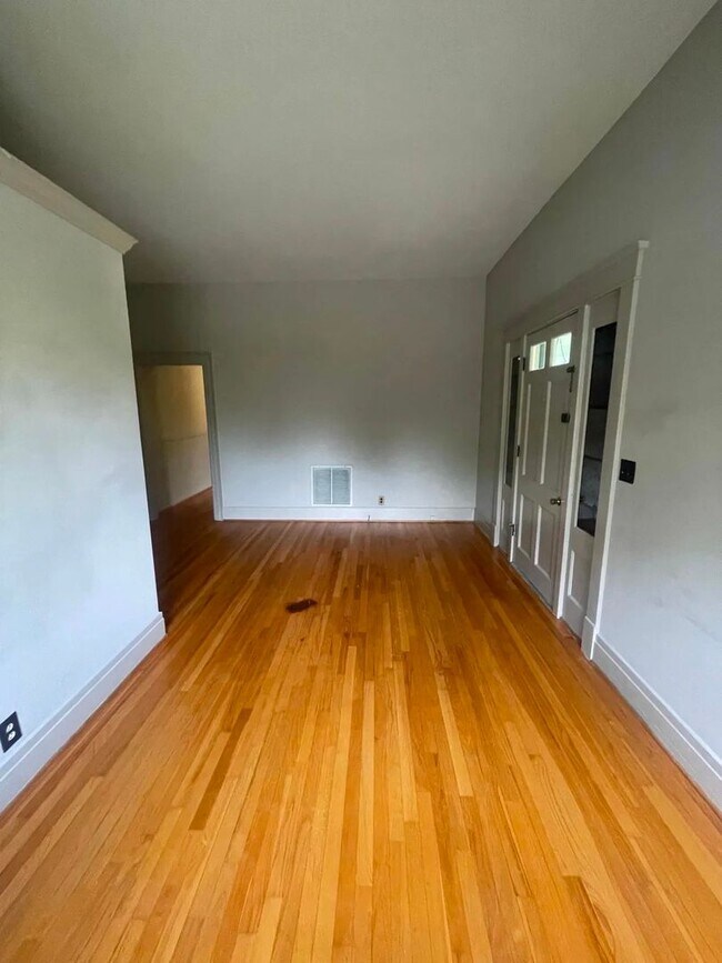 Foto del edificio - 5002 Dakota Ave