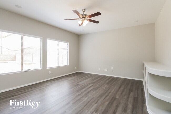 Building Photo - 751 E Drifter Pl